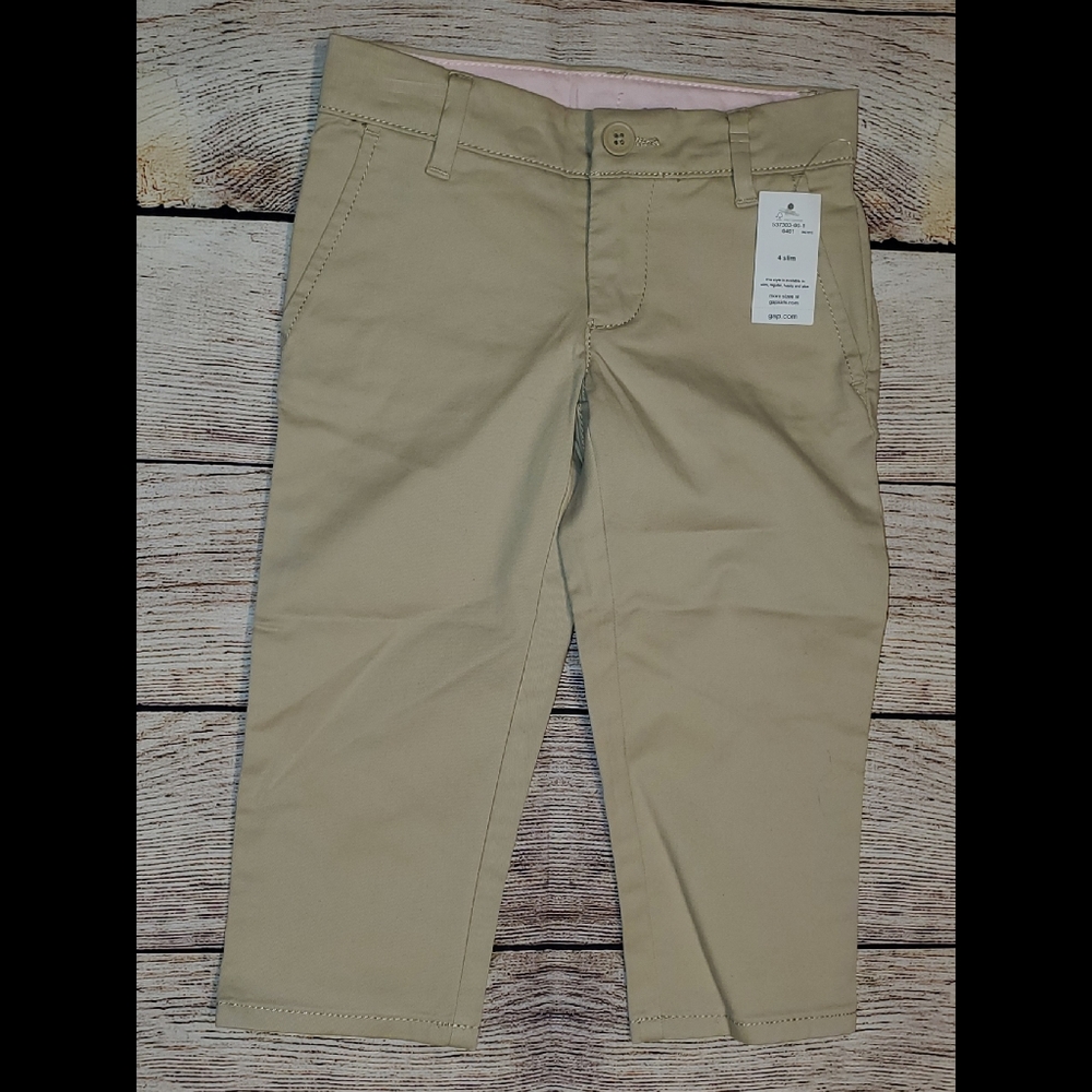 Uniform crop pants.